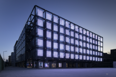 以“AI工场”和全栈国产化的创